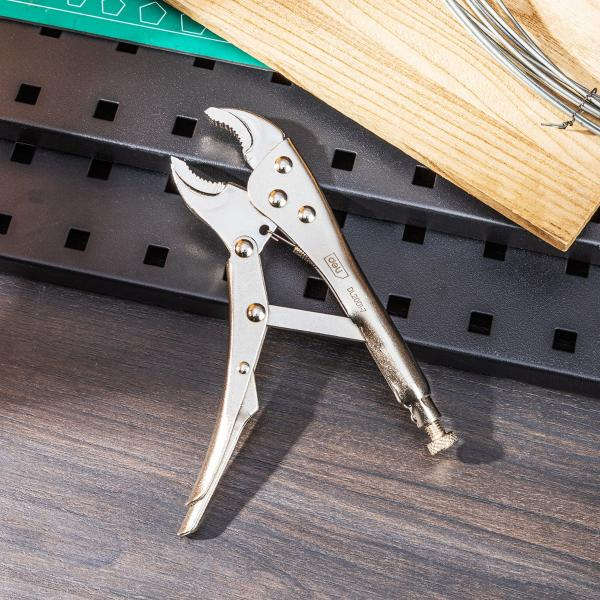Deli 7-inch round jaw locking pliers with 40mm jaw opening and carbon steel construction DL2001-7