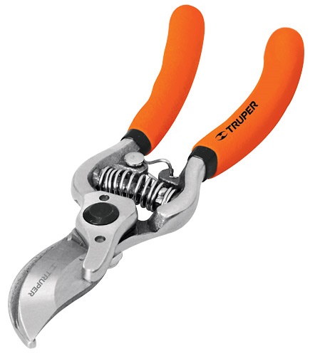 Truper 6 inch Forged Bypass Pruner 18462