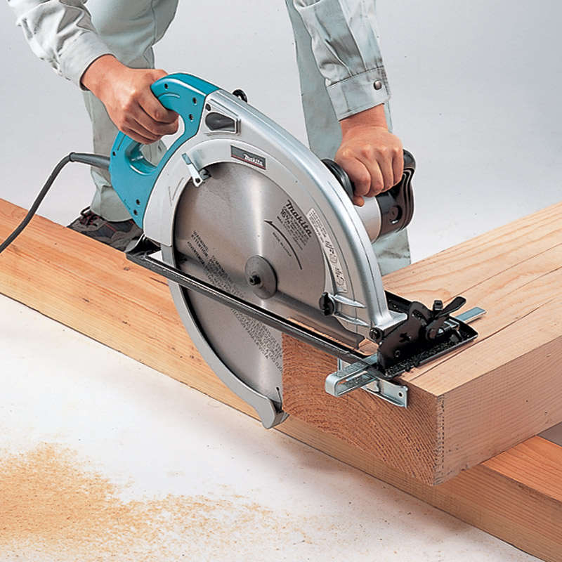 Makita 16-5/16-inch (415 mm) circular saw with 1750W motor and 157mm cutting capacity at 90 degrees 5402