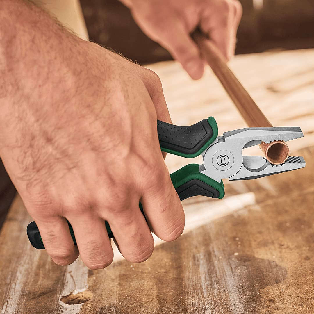 BOSCH 2-piece high-precision pliers set with induction-heated cutting edge and ergonomic soft-grip handles 1.600.A02.75H