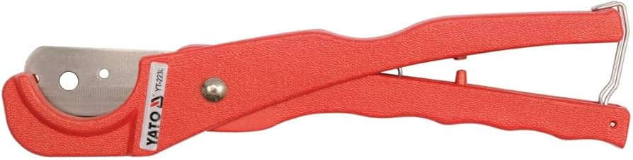 YATO PVC pipe cutter with ergonomic handle and cutting capacity up to 35mm YT-2230